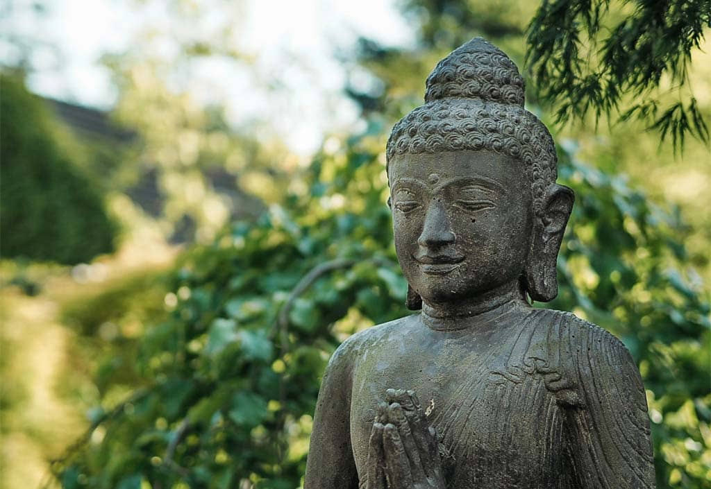 Buddha Statue Halbnahe im Japangarten